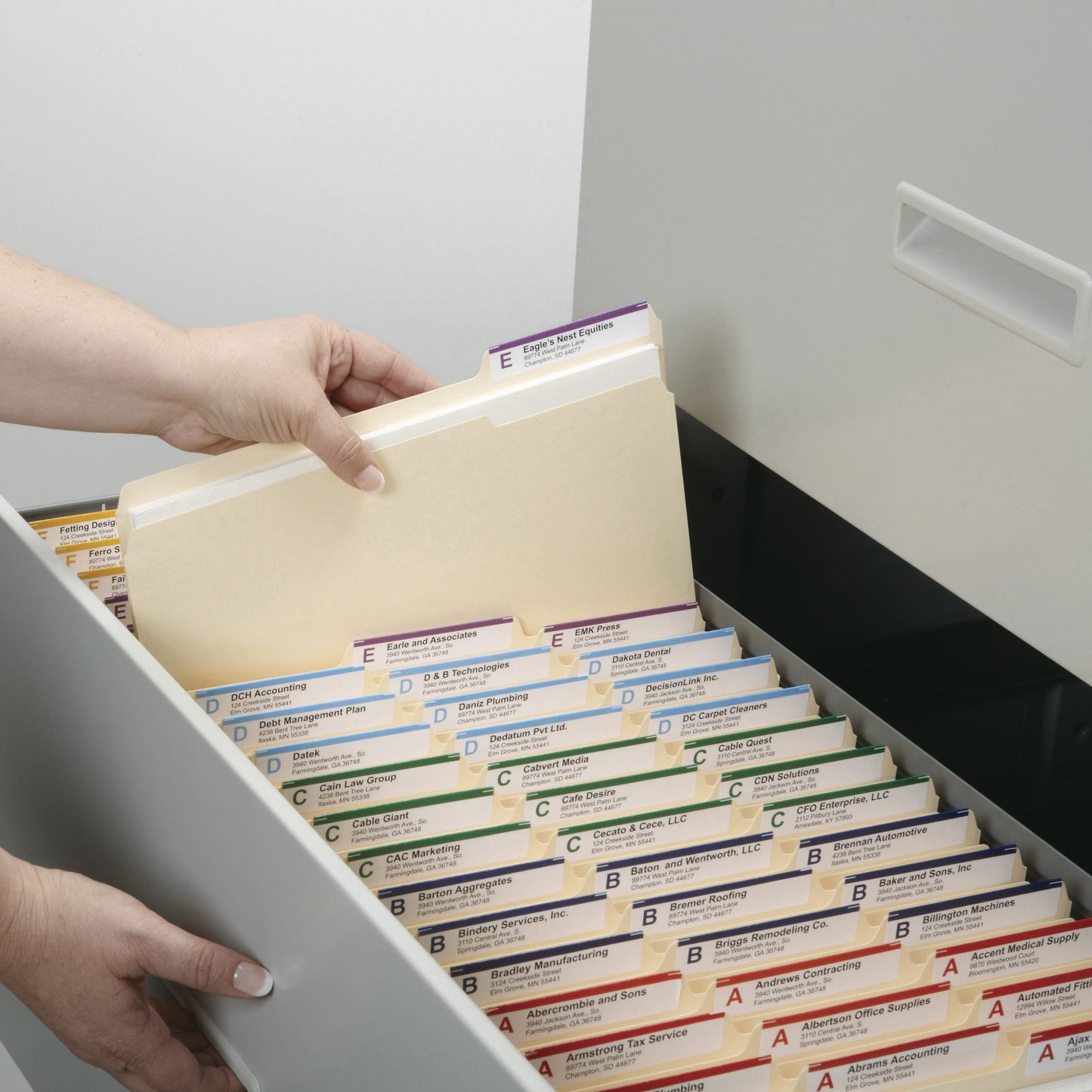 File Folders with Antimicrobial Product Protection, Manila Color, Letter Size, Set of 100, 086486103381